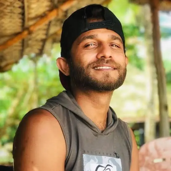 Yuki Navaratne Biography: Age, Net Worth, Height, Parents, Songs, Career, Wife