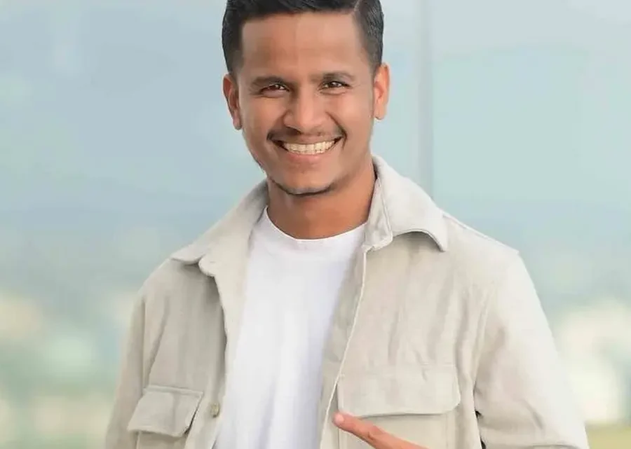 Ashen Senarathna Biography: Wife, Age, Net Worth, Height, Son, Songs, YouTube