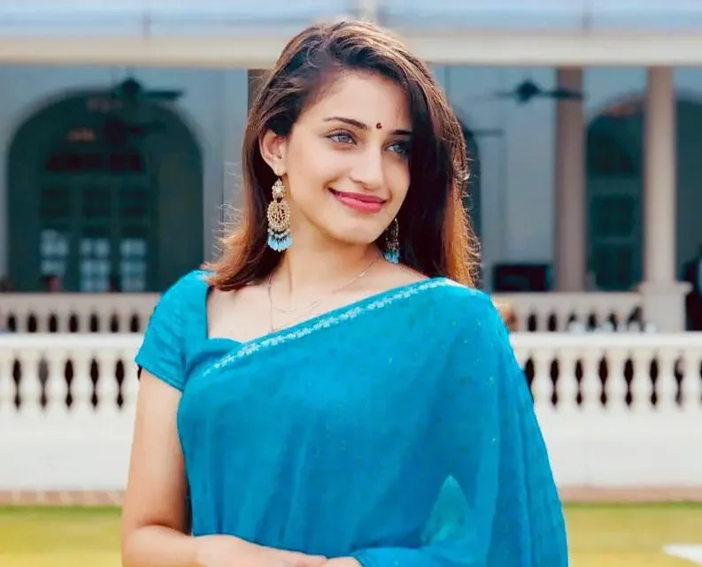 Hirushi Jayasena Biography: Age, Parents, Net Worth, Height, Songs, Career