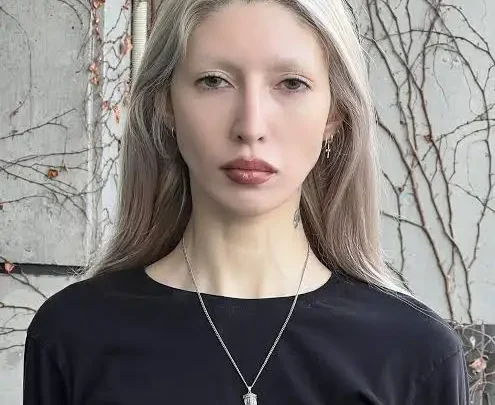 Nina Utashiro Biography: Age, Net Worth, Height, Parents, Songs, Nationality, Husband