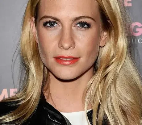 Poppy Delevingne Biography: Husband, Height, Age, Net Worth, Parents, Sister, Movies, Career