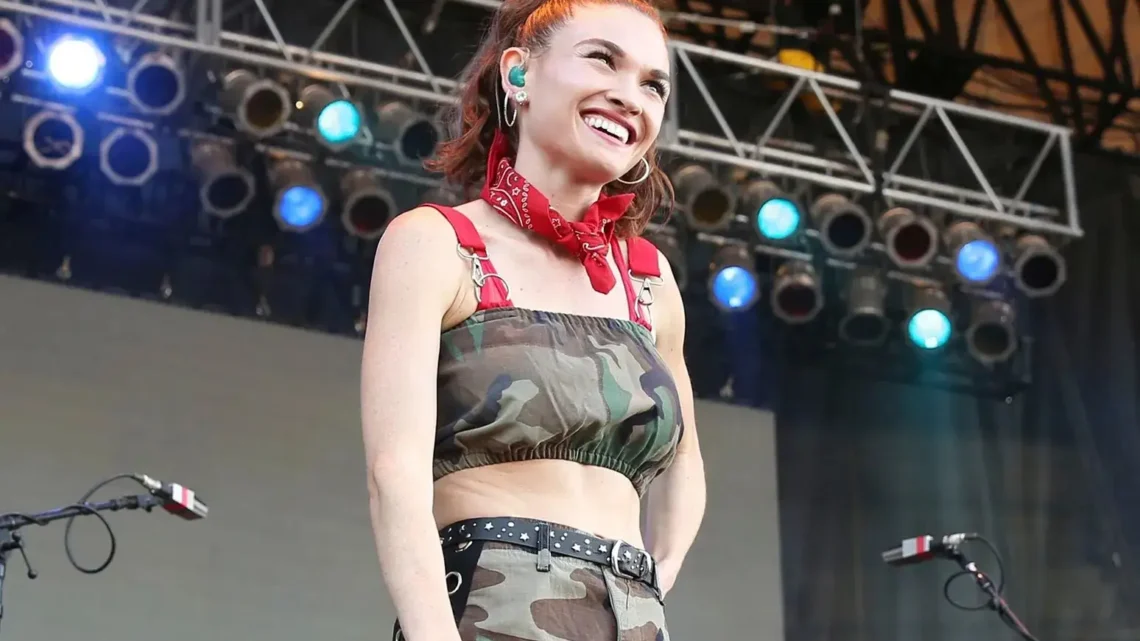 Mandy Lee Biography: Age, Height, Net Worth, Parents, Ex-Husband, Band, Songs, Albums