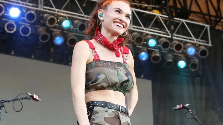 Mandy Lee Biography: Age, Height, Net Worth, Parents, Ex-Husband, Band, Songs, Albums