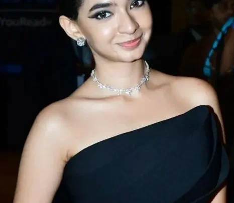 Anushka Sen Biography: Parents, Height, Age, Net Worth, Boyfriend, Movies, TV Shows, Instagram