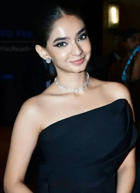 Anushka Sen Biography: Parents, Height, Age, Net Worth, Boyfriend, Movies, TV Shows, Instagram