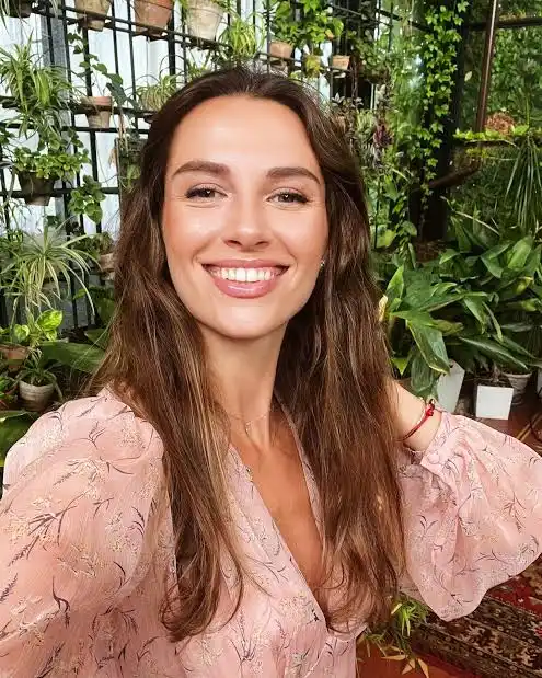 Khrystyna Reshetnik Biography: Instagram, Net Worth, Age, Husband, Children, Height, Awards, Parents, YouTube