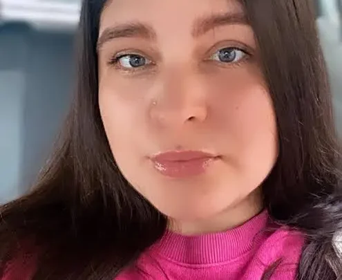 Dasha Suvorova Biography: Age, Parents, Height, Net Worth, Songs & Albums, Concerts, Boyfriend, Ethnicity, YouTube