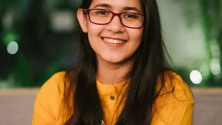 Munzereen Shahid Biography: Husband, Age, Net Worth, Parents, Height, Career, YouTube