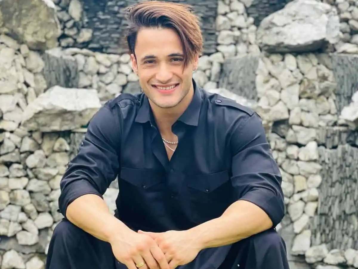 Asim Riaz Biography: Height, Net Worth, Age, Parents, Girlfriend ...
