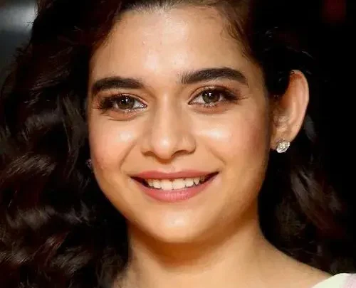Mithila Palkar Biography: Net Worth, Age, Height, Movies, Songs, Parents, Web Series, Husband