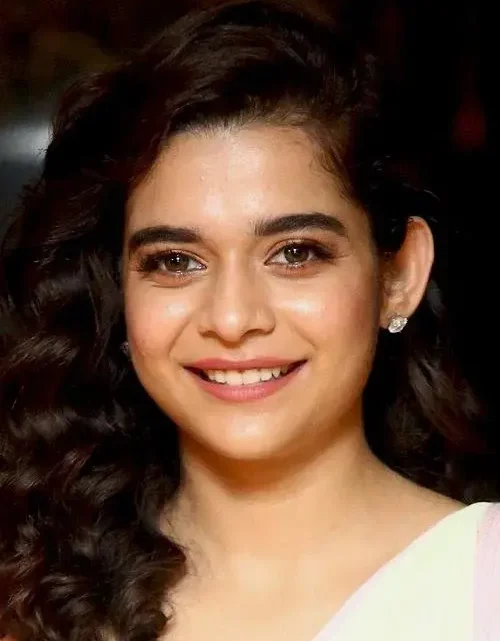 Mithila Palkar Biography: Net Worth, Age, Height, Movies, Songs, Parents, Web Series, Husband