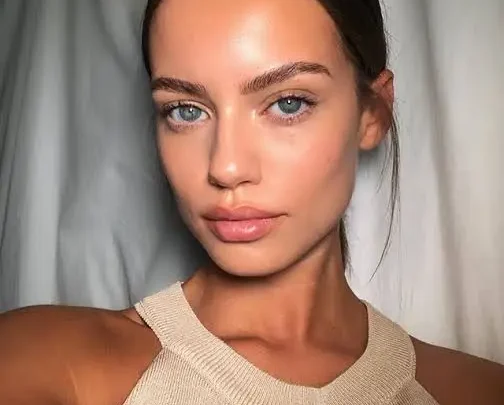 Elle Trowbridge Biography: Height, Age, Net Worth, Parents, Boyfriend, Career, Instagram