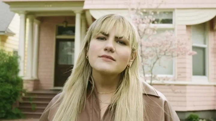 Maddie Zahm Biography: Girlfriend, Age, Net Worth, Height, Sister, Songs