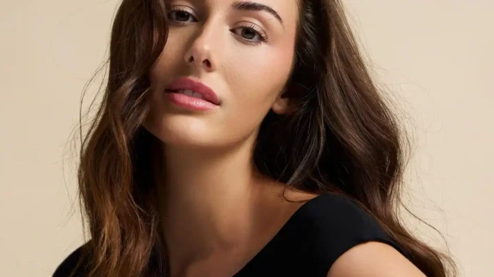 Chloe Veitch Biography: Boyfriend, Age, Net Worth, Height, Parents, Career, TV Shows