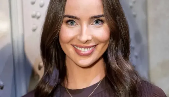 Ashleigh Brewer Biography: Husband, Age, Net Worth, Height, Parents, Career, Movies, TV Shows