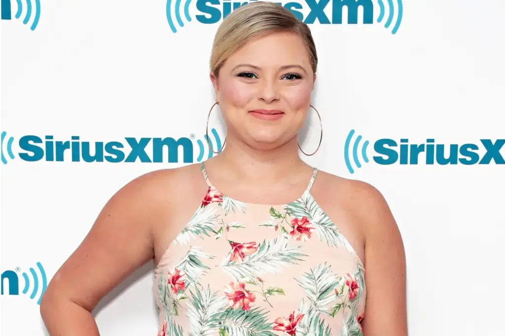 Aimee Hall Biography: Age, Net Worth, Height, Mother, Ex-Boyfriends