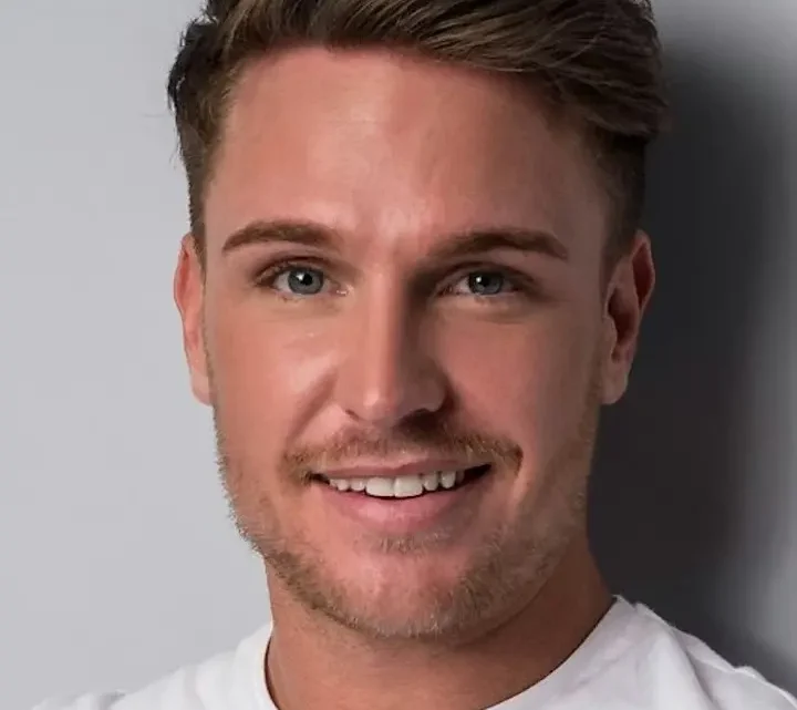 Tom Zanetti Biography: Tours, Net Worth, Age, Height, Fiancee, Songs, Movies, Children, Parents, Twitter