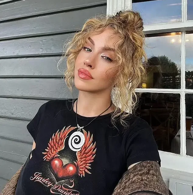 Imogen Anthony Biography: Age, Net Worth, Height, Ex-Boyfriend, Sister, Career, Instagram, Parents