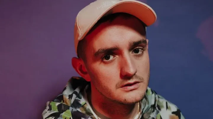 Ben Hemsley Biography: Net Worth, Songs, Girlfriend, Albums, Tours, Height, Age, Twitter, Awards