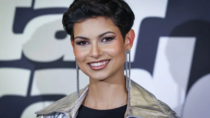 Ève Gilles Biography: Siblings, Parents, Age, Height, Net Worth, Career, Relationship