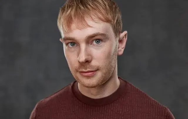 Sion Alun Davies Bio: Net Worth, Age, Height, Movies, TV Shows, Parents, Wife, Instagram