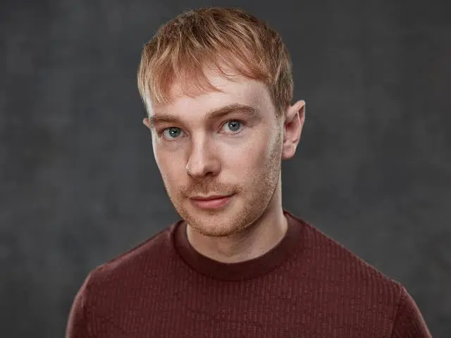 Sion Alun Davies Bio: Net Worth, Age, Height, Movies, TV Shows, Parents, Wife, Instagram