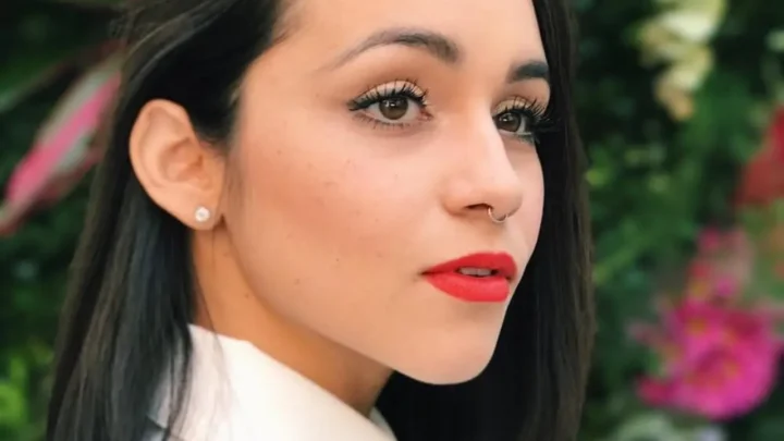 Melissa Robles Biography: Net Worth, Age, Height, Parents, Career, Songs, Partner, Albums