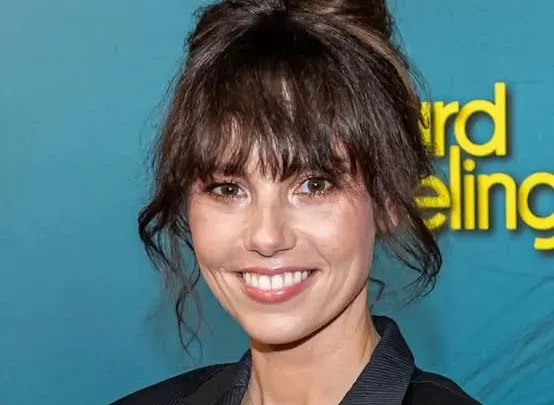 Gwen van Poorten Biography: Age, Parents, Net Worth, Height, Career, Husband, Instagram, YouTube