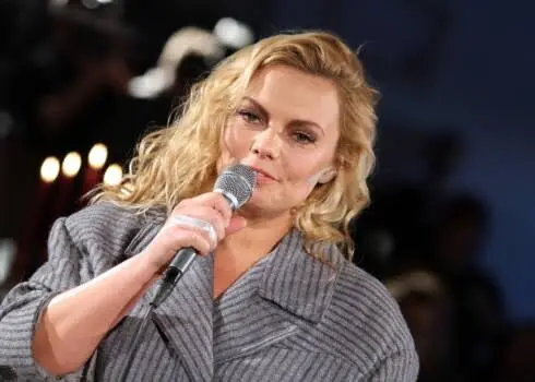 Linda Leen Biography: Husband, Ethnicity, Songs, Instagram, Height, Net Worth, Album, Age