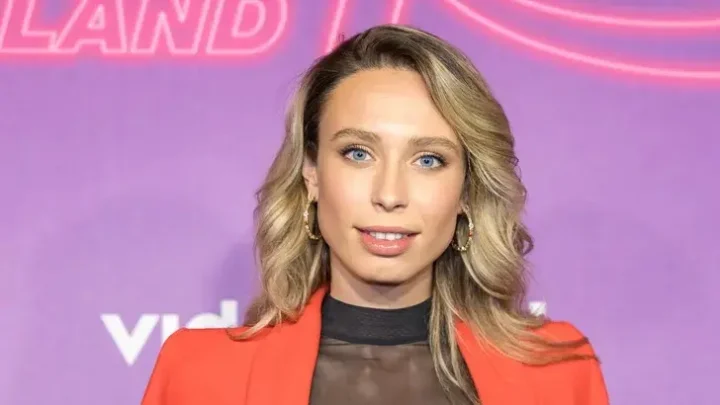 Loiza Lamers Bio: Age, Parents, Net Worth, Height, Career, Songs, Husband, Instagram