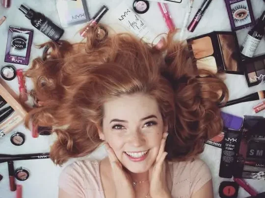 Erin Timony Biography: Age, Boyfriend, Net Worth, ASMR Career, TV Shows, Height, Awards & Real Name, Twitter, Songs