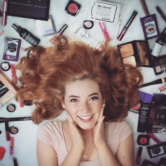 Erin Timony Biography: Age, Boyfriend, Net Worth, ASMR Career, TV Shows, Height, Awards & Real Name, Twitter, Songs