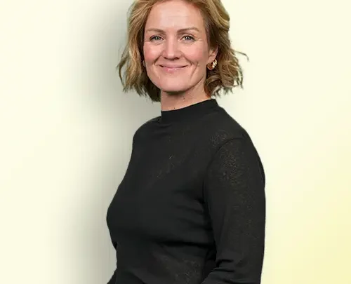 Siri Kristiansen Biography: Age, Net Worth, Husband, Height, Son, TV Shows, Parents, Career