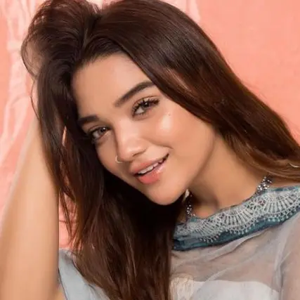 Romaisa Khan Bio: Parents, Age, Net Worth, Height, Sister, Career, Movies, Boyfriend, TikTok