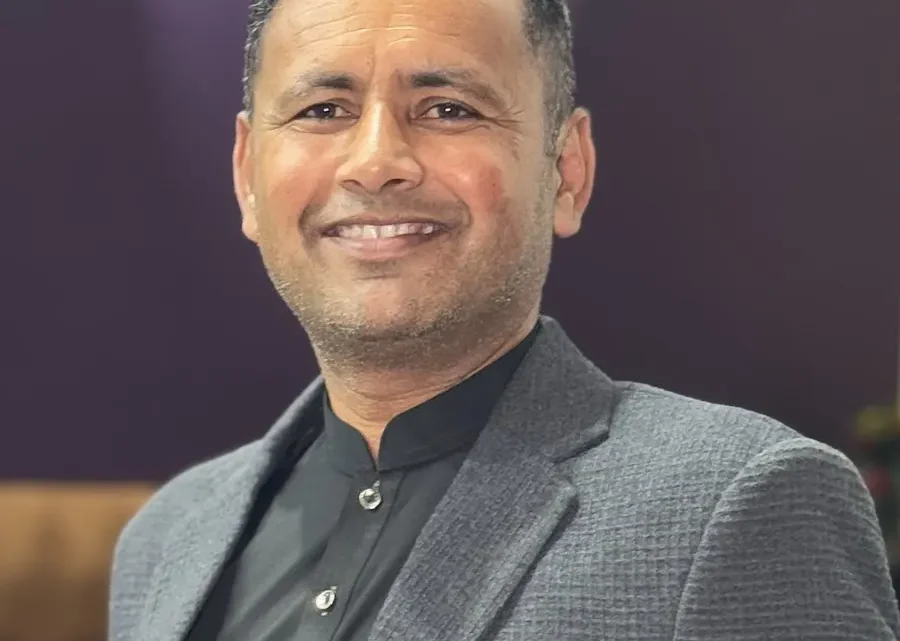 Mubashir Saddique Bio: Age, Net Worth, Parents, Height, Career, YouTube, Family, Wife