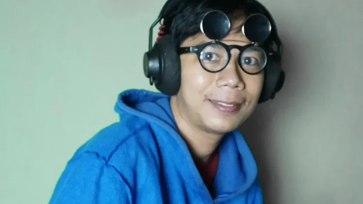 Mamang Kesbor Biography: Album, Ethnicity, Age, Parents, Singles, Real Name, YouTube, Net Worth, Height