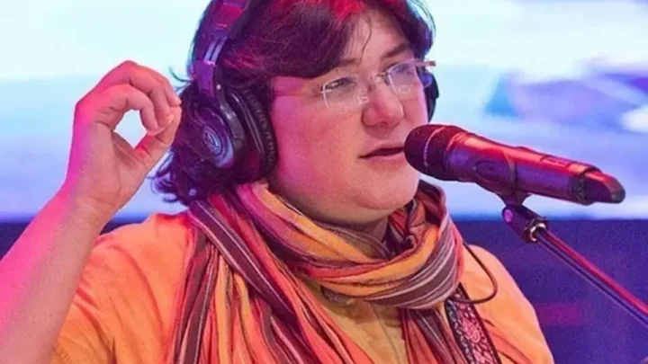 Haniya Aslam Biography: Age, Net Worth, Parents, Height, Career, Zeb and Haniya, Songs, Spouse