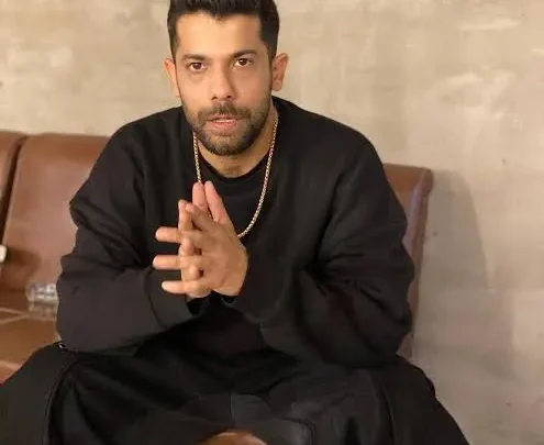 Shamoon Ismail Biography: Career, Age, Parents, Net Worth, Height, Spouse, Songs