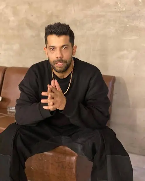 Shamoon Ismail Biography: Career, Age, Parents, Net Worth, Height, Spouse, Songs