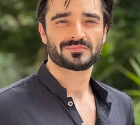 Hamza Abbasi Bio: Wife, Age, Net Worth, Height, Parents, Sister, Son, Career, Movies