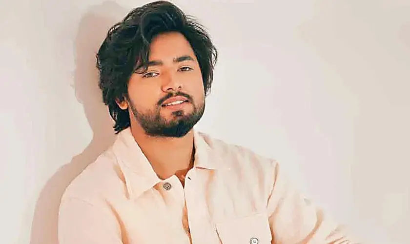 Umair Butt Biography: Career, Age, Parents, Net Worth, Height, Songs, Spouse, Instagram