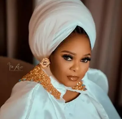 Funke Etti Biography: Movies, Net Worth , Age, Husband, Height, Kids, Awards, Ethnicity, Instagram