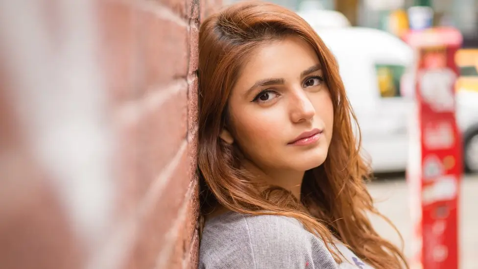 Momina Mustehsan Bio: Parents, Age, Net Worth, Height, Brother, Career, Coke Studio, Spouse