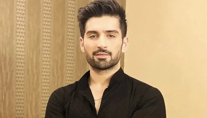 Muneeb Butt Biography: Wife, Age, Net Worth, Height, Parents, Daughters, Career, Awards