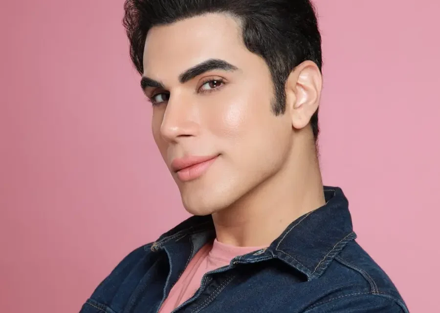 Adnan Zafar Biography: Net Worth, Age, Height, Parents, Career, Mother, Lifestyle, Partner