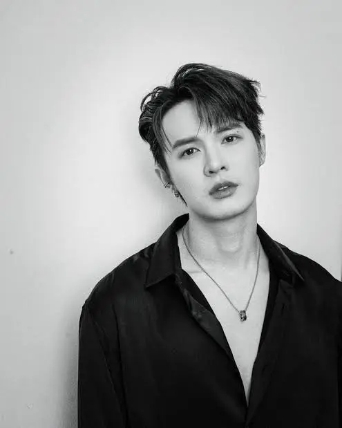 Billy Patchanon Ounsa-ard Biography: Instagram, Net Worth, ZBURSTER, Ethnicity, Parents, Movies, Girlfriend, Age