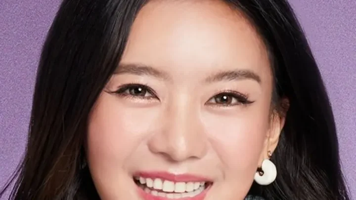 Nichaphat Chatchaipholrat Biography: Height, Boyfriend, Songs, Age, Movies, Instagram