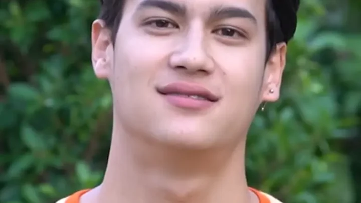 Paris Intarakomalyasut Bio: Instagram, Height, Ethnicity, Songs, Age, Siblings, Net Worth, Movies