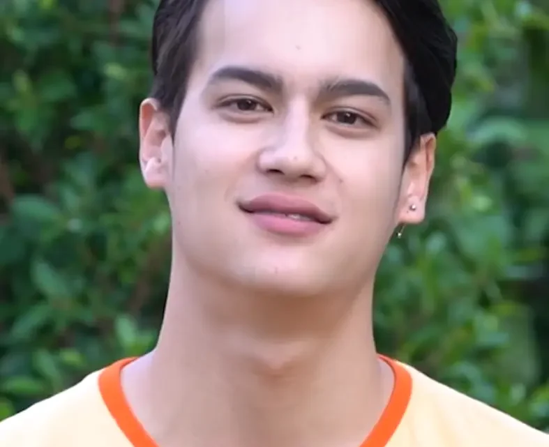 Paris Intarakomalyasut Bio: Instagram, Height, Ethnicity, Songs, Age, Siblings, Net Worth, Movies