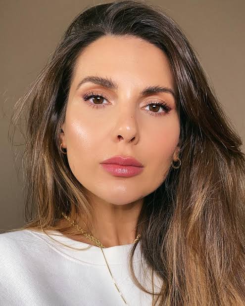 Andreea Ali Biography: Husband, Age, Net Worth, Height, Parents, Kids, Career